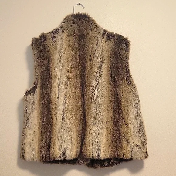 Lauren Ralph Lauren Faux Fur Vest - Picture 3 of 8
